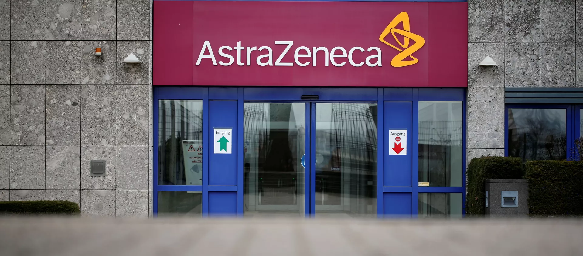 Логотип немецкого филиала британо-шведской фармацевтической компании AstraZeneca - Sputnik Lietuva, 1920, 11.03.2021