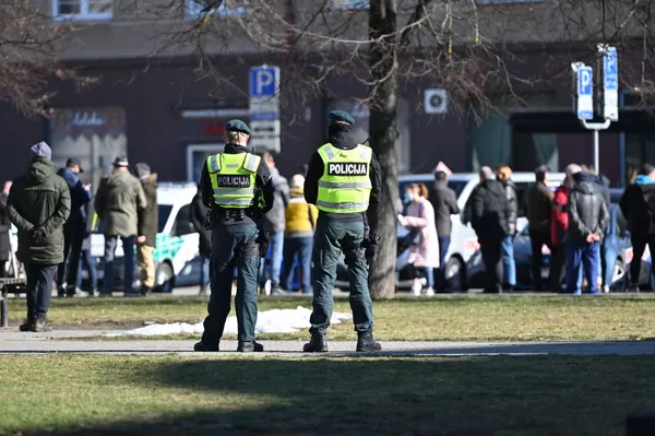 Į tokią akciją dešimtys dalyvių susirinko visos Lietuvos didžiuosiuose miestuose. Į tokią akciją dešimtys dalyvių susirinko visos Lietuvos didžiuosiuose miestuose. - Sputnik Lietuva