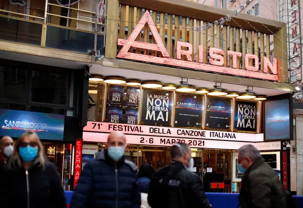Kasmetinis italų dainų festivalis rengiamas Sanremo mieste. Šiemet jis prasidėjo kovo 2 dieną ir baigsis kovo 6 dieną. - Sputnik Lietuva