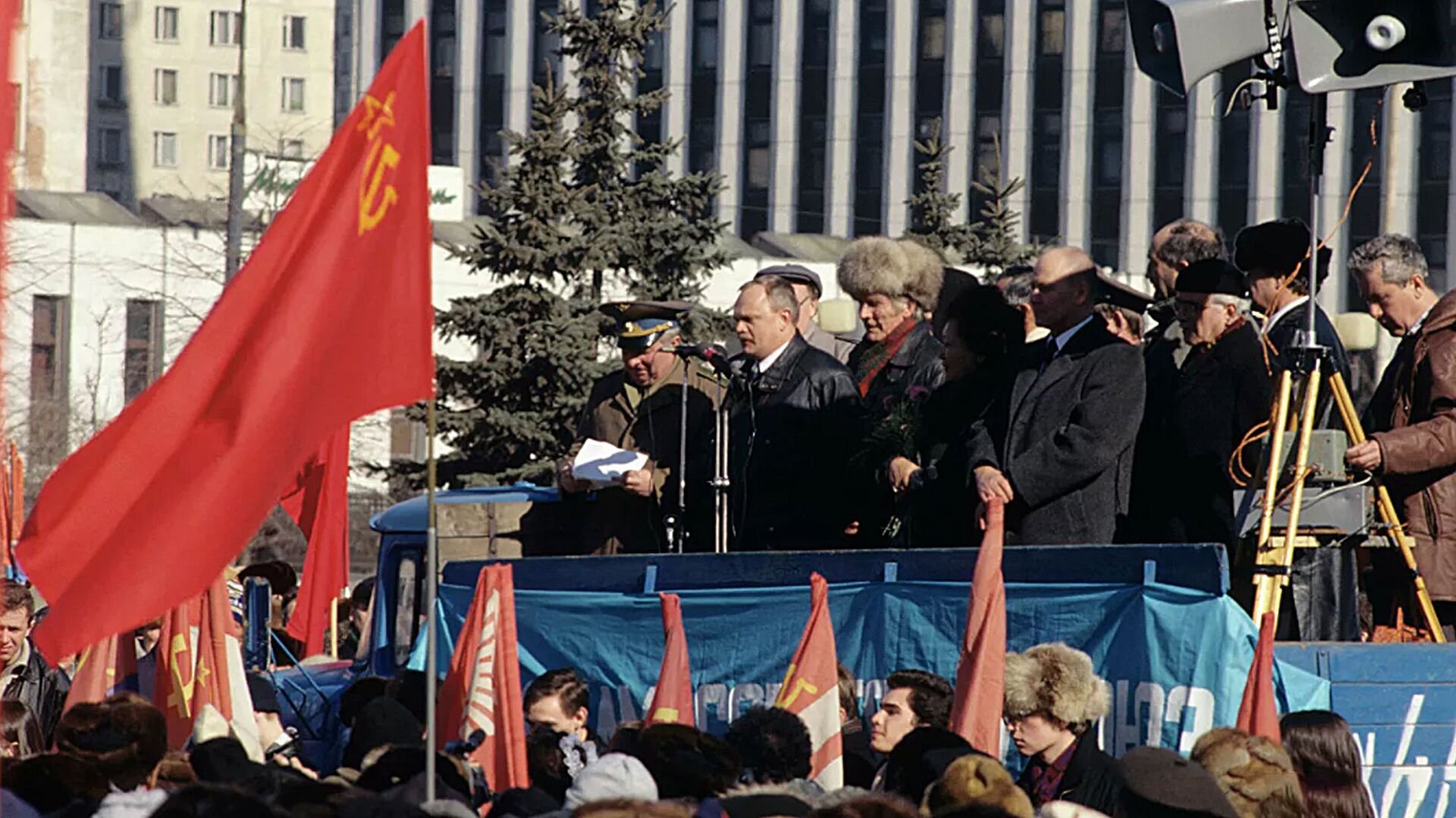 Mitingas Kalužskajos aikštėje Maskvoje, kuris sutapo su 1991 m. kovo 17 d. Visos Sąjungos referendumo dėl TSRS išsaugojimo metinėmis - Sputnik Lietuva, 1920, 08.03.2021