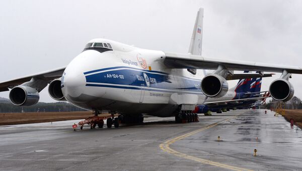 Тяжёлый дальний транспортный самолёт Ан-124-100 Руслан  - Sputnik Lietuva