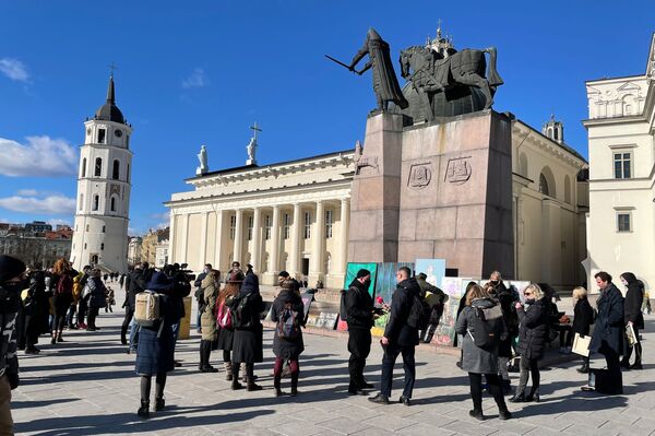 Nuotraukoje: taikios menininkų protesto akcijos Vilniuje dalyviai. - Sputnik Lietuva