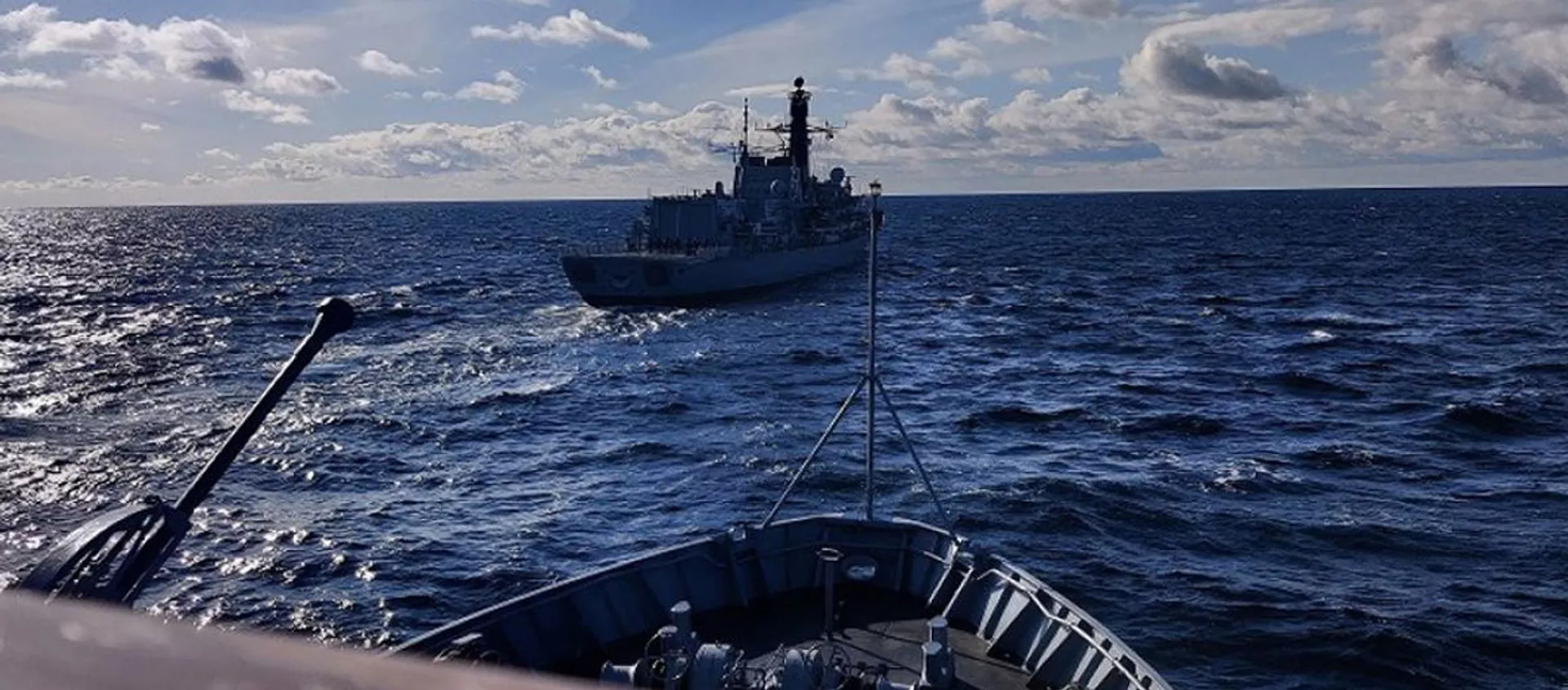 Военные корабли Военно-морских сил Литвы и вертолет ВВС Литвы участвуют в координирующих тренировках Объединенных экспедиционных сил (JEF) в Балтийском море  - Sputnik Lietuva, 1920, 10.03.2021