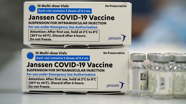 Коробки с вакциной Johnson & Johnson  от коронавируса - Sputnik Lietuva