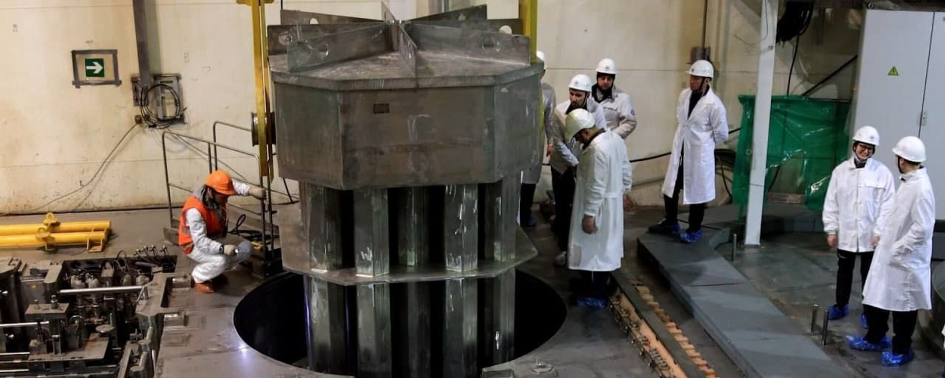 На втором энергоблоке БелАЭС завершена загрузка в реактор имитаторов тепловыделяющих сборок - Sputnik Литва, 1920, 15.03.2021