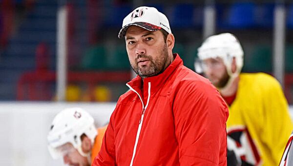 Новый главный тренер сборной Литвы по хоккею Арунас Алейниковас, архивное фото - Sputnik Литва