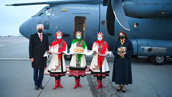 Lietuvos prezidentas Gitanas Nausėda ir pirmoji ponia Diana Nausėdienė su oficialiu vizitu atvyko į Ukrainą - Sputnik Lietuva