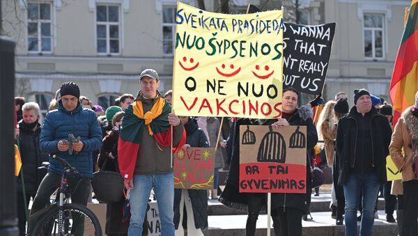Митинг против карантинных ограничений в Вильнюсе - Sputnik Литва