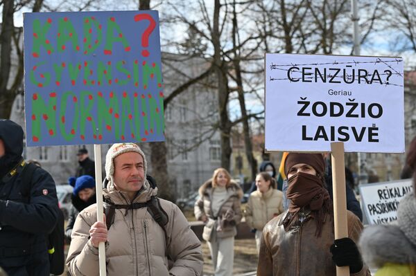 Митинг против карантинных ограничений в Вильнюсе - Sputnik Литва