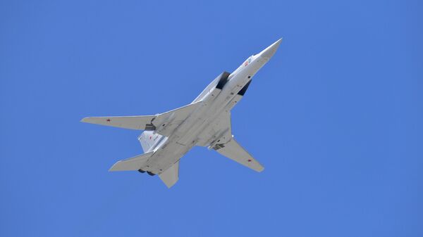 Дальний сверхзвуковой бомбардировщик-ракетоносец Ту-22М3, архивное фото - Sputnik Литва
