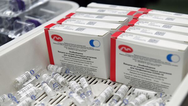 Упаковка инъекционных препаратов шприц-доза вакцины ЭпиВакКорона, архивное фото - Sputnik Литва