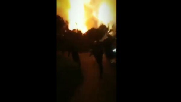 Пожар и взрыв на нефтеперерабатывающем заводе в Индонезии - Sputnik Литва