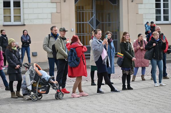 В частности, протестующие выступили в поддержку традиционных семейных ценностей. - Sputnik Литва