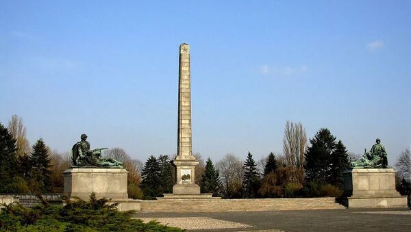 Кладбище-мавзолей советских воинов в Варшаве - Sputnik Lietuva