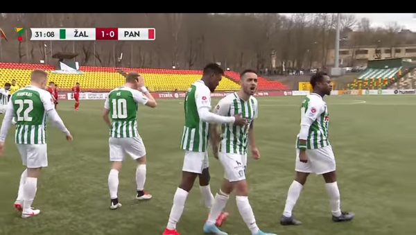 Жальгирис играет против Паневежиса в матче за Суперкубок Литвы по футболу - Sputnik Литва