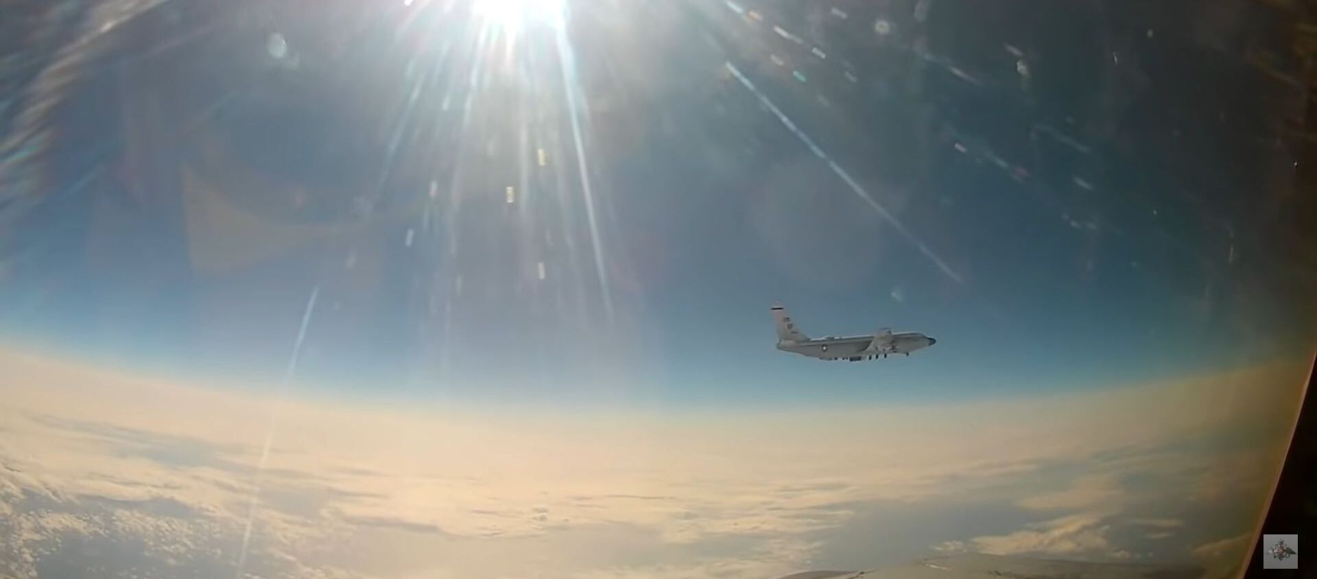 Минобороны показало видео перехвата самолета ВВС США российским МиГ-31 - Sputnik Литва, 1920, 11.04.2021