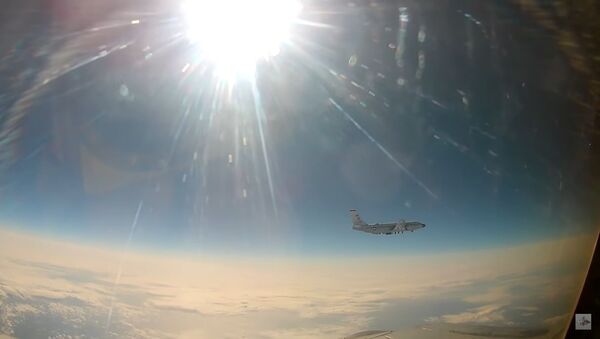 Nufilmuota, kaip Rusijos naikintuvas perėmė JAV žvalgybinį lėktuvą  - Sputnik Lietuva