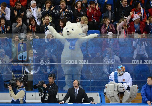 XXII žiemos olimpinėse žaidynėse Sočyje vienu metu buvo trys talismanai: Zuikis, Baltasis lokys ir Leopardas. - Sputnik Lietuva