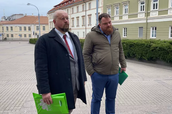Nuotraukoje: Belorus sanatorijos atstovai mitinge priešais Prezidentūros pastatą. Nuotraukoje: Belorus sanatorijos atstovai mitinge priešais Prezidentūros pastatą. - Sputnik Lietuva