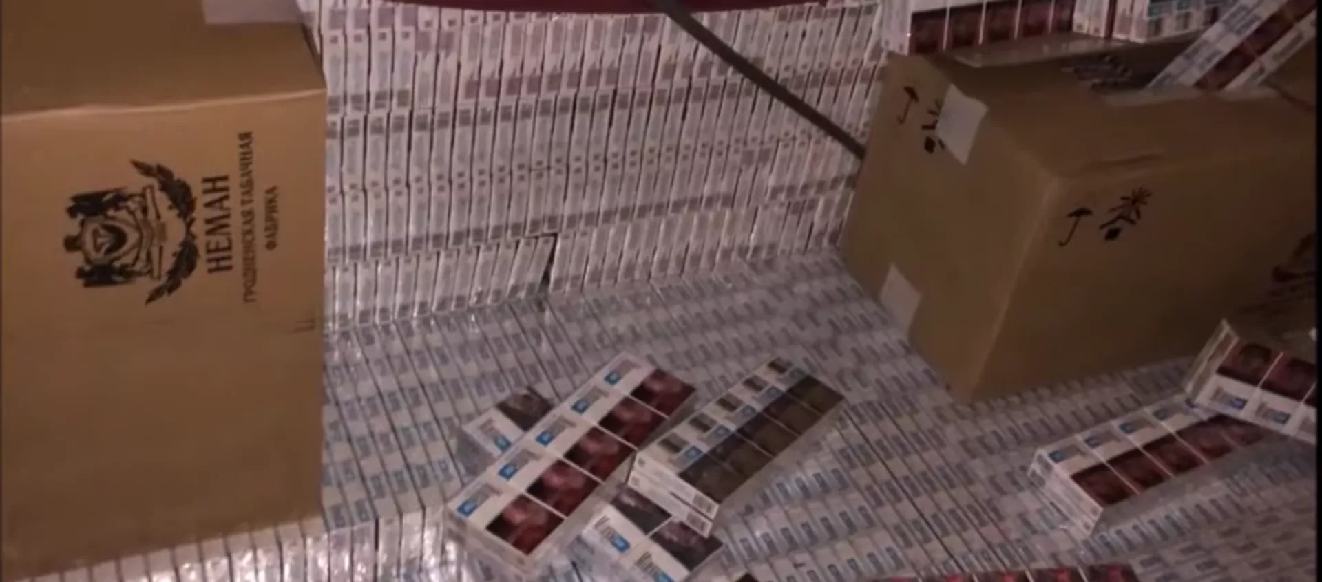 Lietuvoje sulaikyta milijono eurų vertės cigarečių kontrabanda  - Sputnik Lietuva, 1920, 21.04.2021