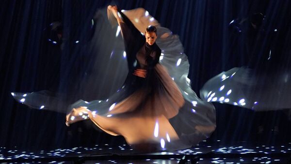 Танцовщица во время исполнения фламенко   - Sputnik Литва
