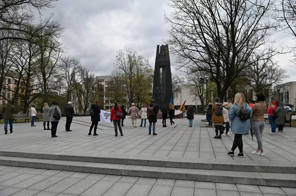 Vilniuje vyko antrasis mitingas prieš privalomą moksleivių testavimą dėl COVID-19. Vilniuje vyko antrasis mitingas prieš privalomą moksleivių testavimą dėl COVID-19. - Sputnik Lietuva