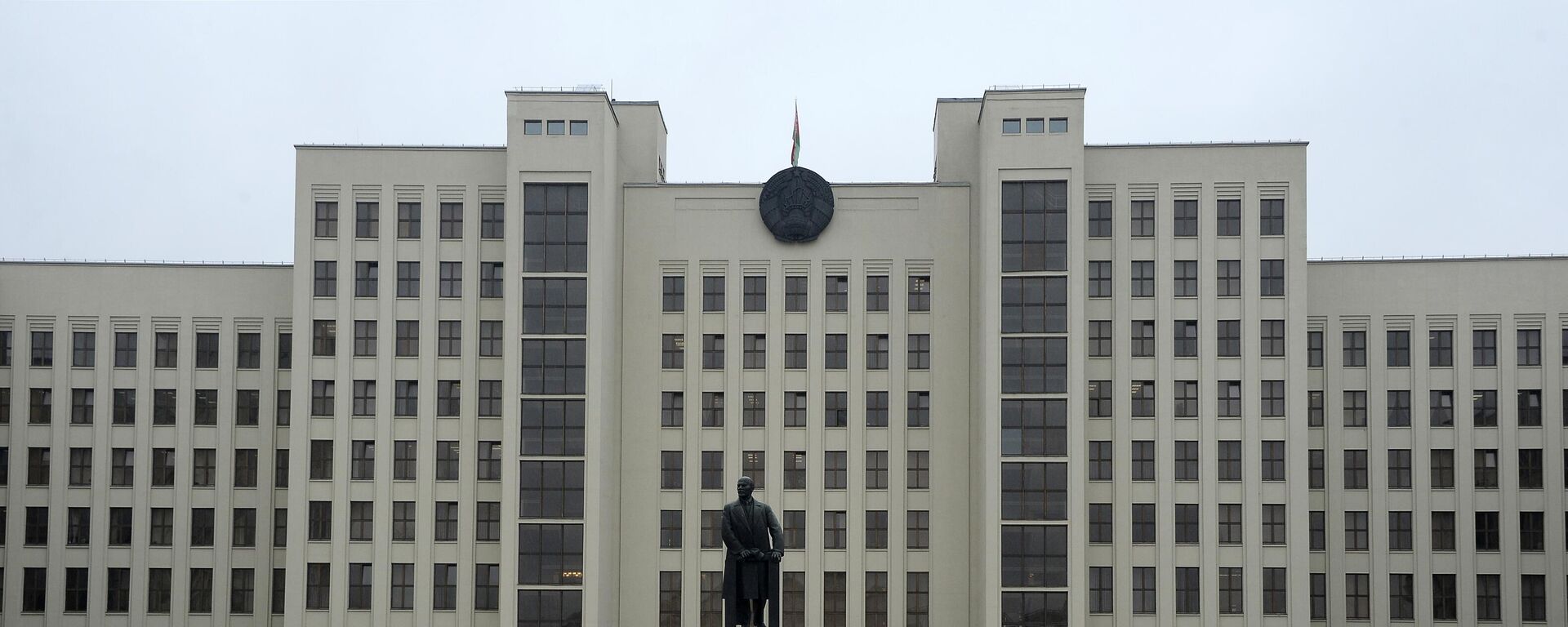 Дом правительства на площади Независимости в Минске, архивное фото - Sputnik Литва, 1920, 23.05.2021
