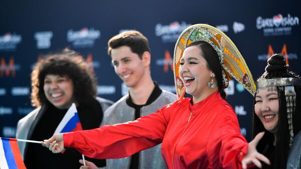 Dainininkė Maniža su komanda (Rusija) prieš Eurovizija-2021 atidarymo ceremoniją Roterdame - Sputnik Lietuva