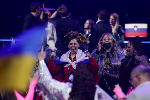 Maniža negalėjo sulaikyti emocijų dėl patekimo į &quot;Eurovizijos&quot; finalą. Jai tai tapo dar vienu įrodymu, kad reikia išlikti savimi, tada žmonės mielai palaikys tave. - Sputnik Lietuva