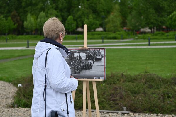 Lukiškių aikštėje organizatoriai surengė nuotraukų parodą, skirtą kovai už Gruzijos nepriklausomybę. - Sputnik Lietuva