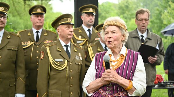 Пенсионеры на ежегодном мероприятии Gegužinės в Вильнюсе - Sputnik Литва