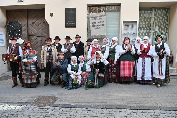Pirmieji svečiai buvo Estijos ir Latvijos folkloro ansambliai &quot;Liegajus&quot; ir &quot;Skandinieke&quot;. - Sputnik Lietuva