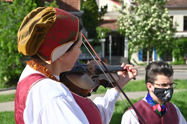 Фестиваль является плодом творчества руководителей фольклорный ансамблей города Вильнюса, а также других этнических культур, проживающих в столице. - Sputnik Литва