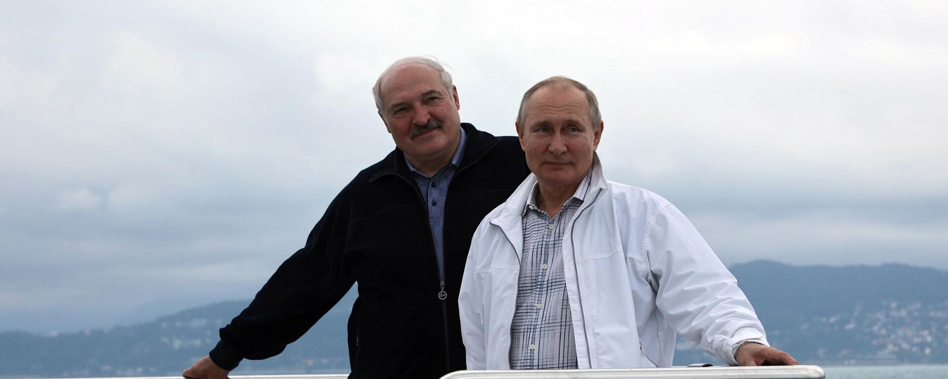 Президент РФ Владимир Путин и президент Белоруссии Александр Лукашенко совершили морскую прогулку - Sputnik Литва, 1920, 31.05.2021