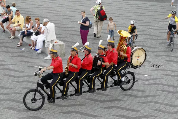 Nuotraukoje: Muzikantai koncertuoja  Roterdamo centre, likus dviem dienoms iki 97-ųjų &quot;Tour de France&quot; dviračių lenktynių pradžios. 2010 metų liepos 1 d. - Sputnik Lietuva