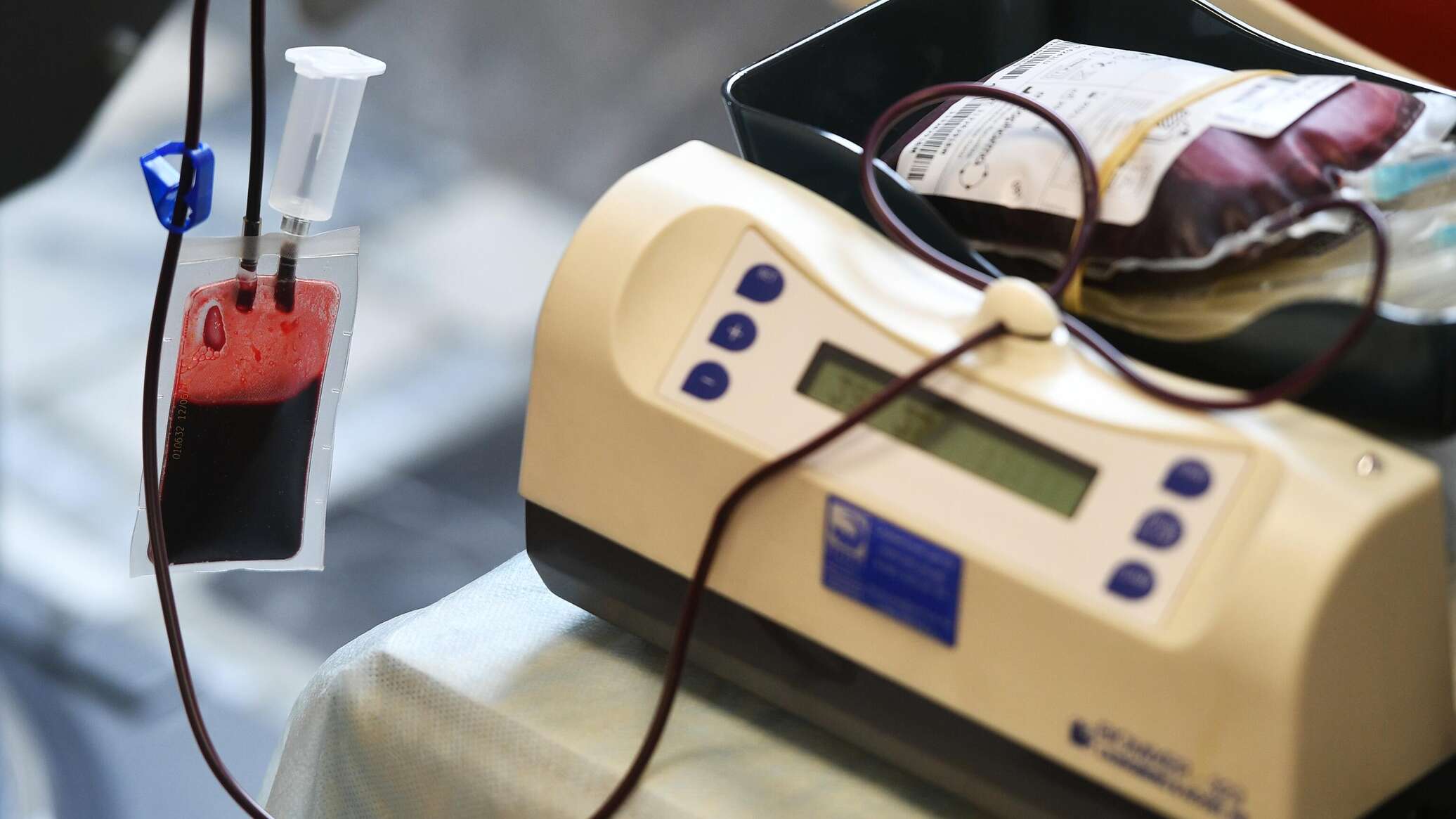 Фмба донор. Аппарат для забора донорской крови. Рентгеновский аппарат для облучения донорской крови и ее компонентов. Плазма крови донорство.