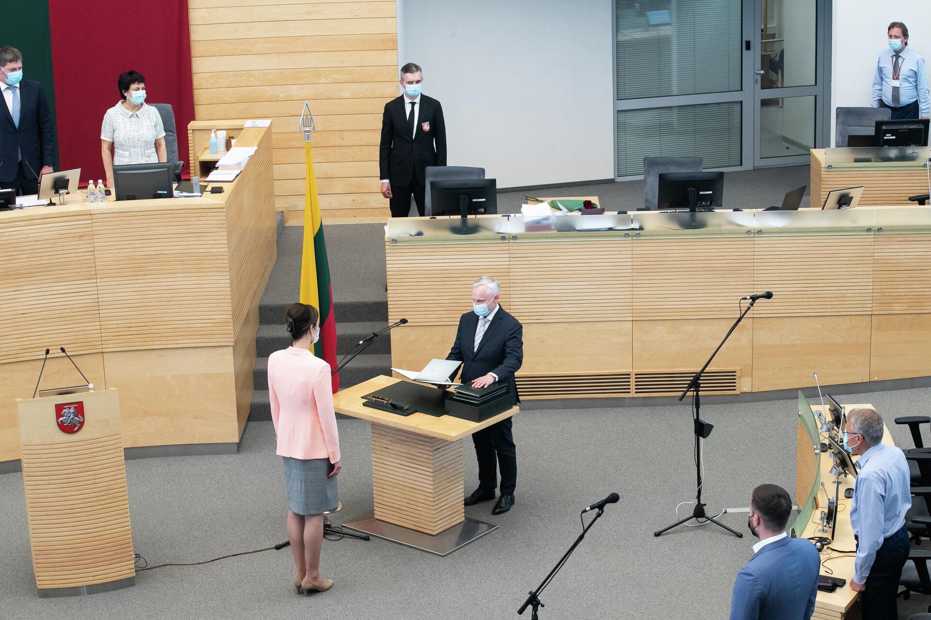 Судья Конституционного суда Литвы Витаутас Мизарас принес присягу в Сейме - Sputnik Литва, 1920, 08.06.2021