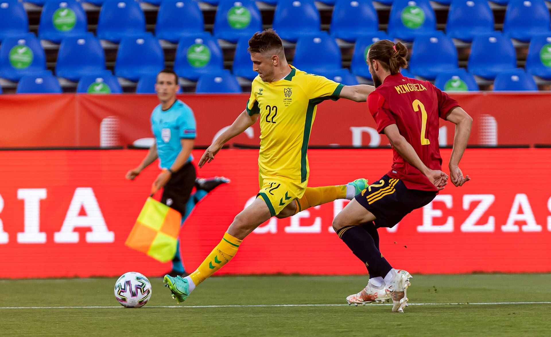 Сборная Литвы по футболу играет с молодежной сборной Испании, 8 июня 2021 года - Sputnik Литва, 1920, 09.06.2021