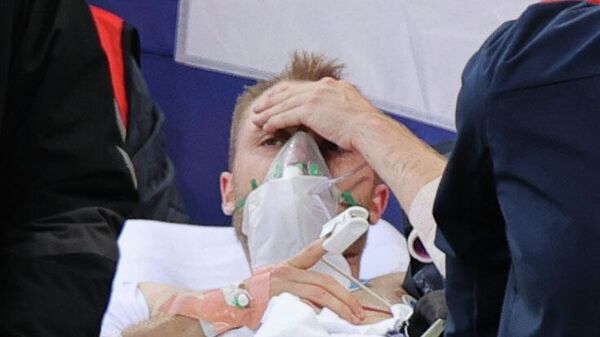 Футболист сборной Дании Кристиан Эриксен, потерявший сознание во время матча с Финляндией на ЕВРО-2020 - Sputnik Литва