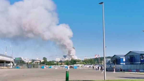 Пожар на складе пиротехники в Лужниках - Sputnik Литва