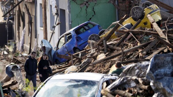 Разрушения в результате удара торнадо по региону Южная Моравия в Чехии - Sputnik Lietuva