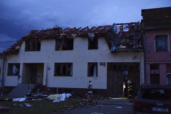 Sugriuvęs namas po tornado. - Sputnik Lietuva