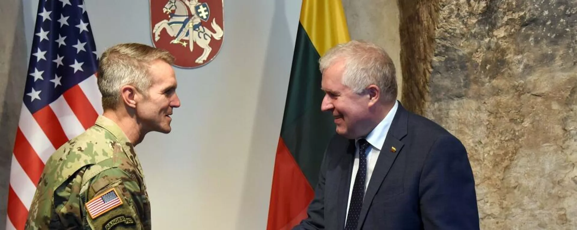 Lietuvos krašto apsaugos ministras Arvydas Anušauskas susitiko su JAV specialiųjų operacijų pajėgų vadu generolu Ričardu Klarku - Sputnik Lietuva, 1920, 01.07.2021