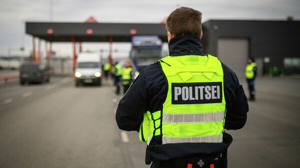Estijos policijos ir sienos apsaugos departamento pareigūnas - Sputnik Lietuva