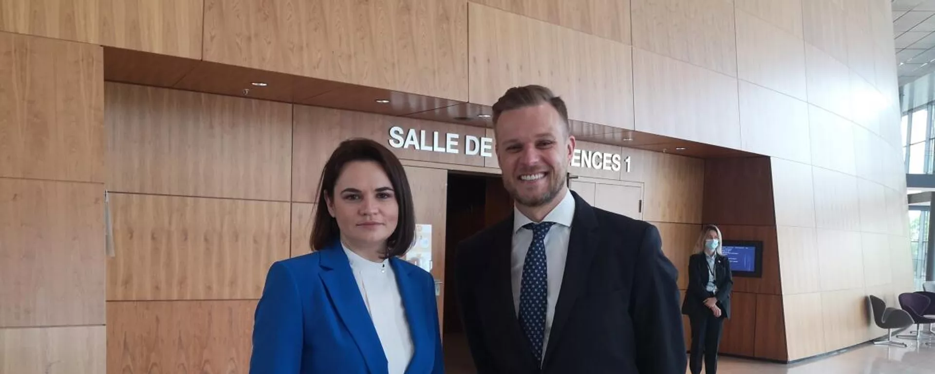 Lietuvos užsienio reikalų ministras Gabrielius Landsbergis ir buvusi kandidatė į Baltarusijos prezidentus Svetlana Tichanovskaja - Sputnik Lietuva, 1920, 09.07.2021