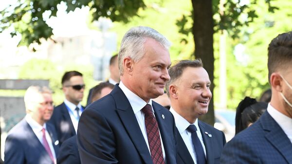 Lietuvos prezidentas Gitanas Nausėda ir Lenkijos prezidentas Andrzejus Duda per Trijų jūrų iniciatyvos viršūnių susitikimą Bulgarijoje - Sputnik Lietuva