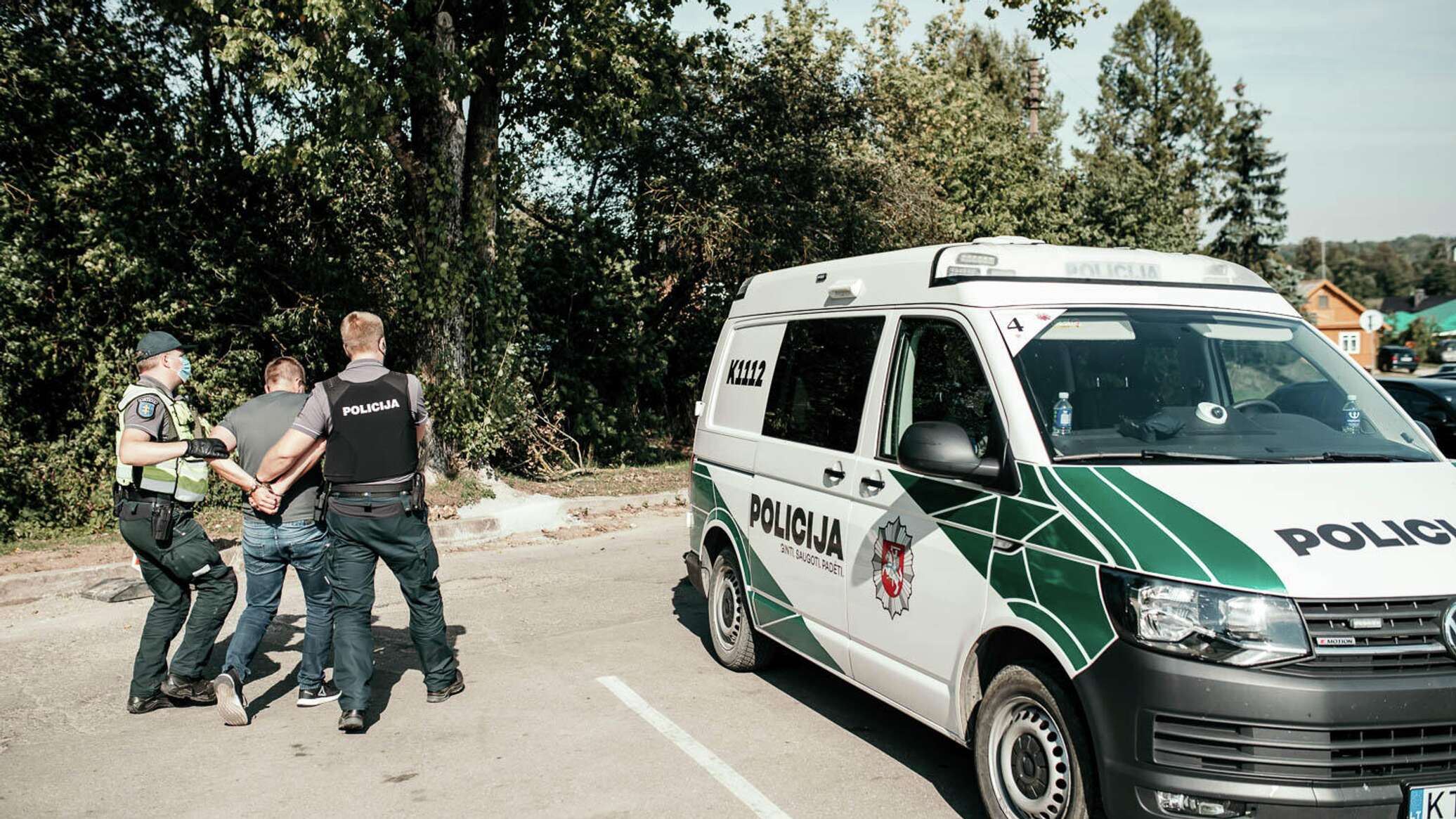 Настоящий боевик: полиция в Литве устроила погоню со стрельбой за водителем  - 10.10.2021, Sputnik Литва