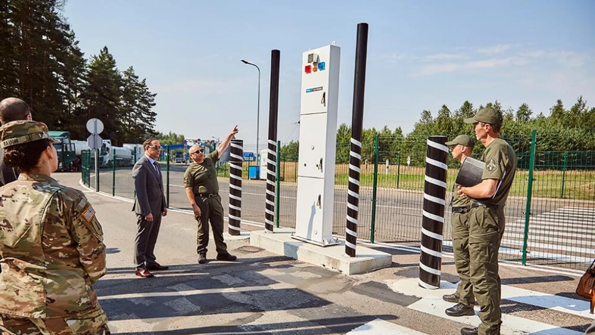 JAV ambasadorius Lietuvoje lankėsi pasienyje su Baltarusija JAV ambasadorius Lietuvoje lankėsi pasienyje su Baltarusija - Sputnik Lietuva, 1920, 14.07.2021