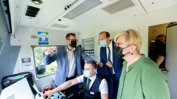 Премьер-министр Литвы Ингрида Шимоните приняла участие в открытии Каунасского интермодального терминала - Sputnik Литва