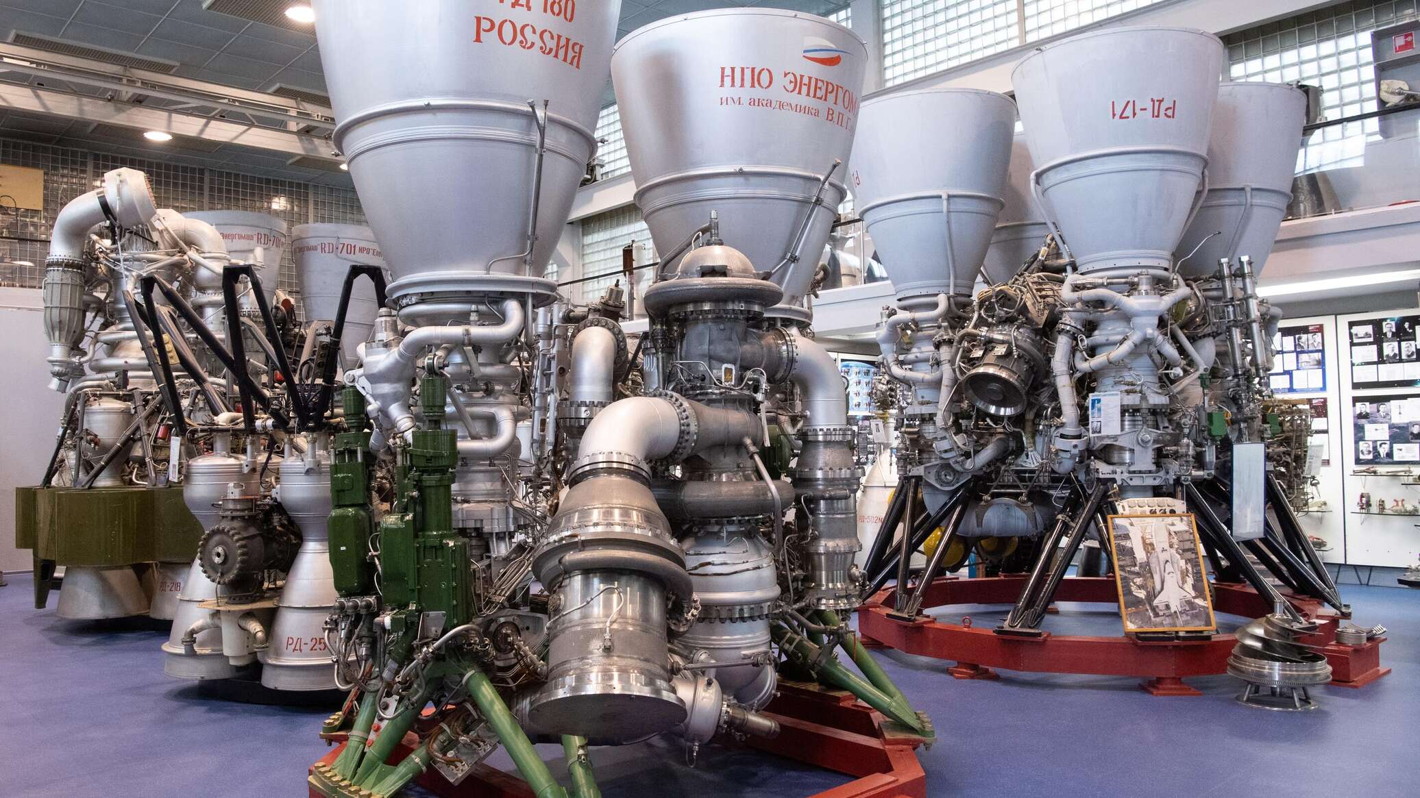 Создание ракетных двигателей. Ракетный двигатель РД-180. РД 180 на атласе. Рд180 и рд170. ЖРД РД-276.